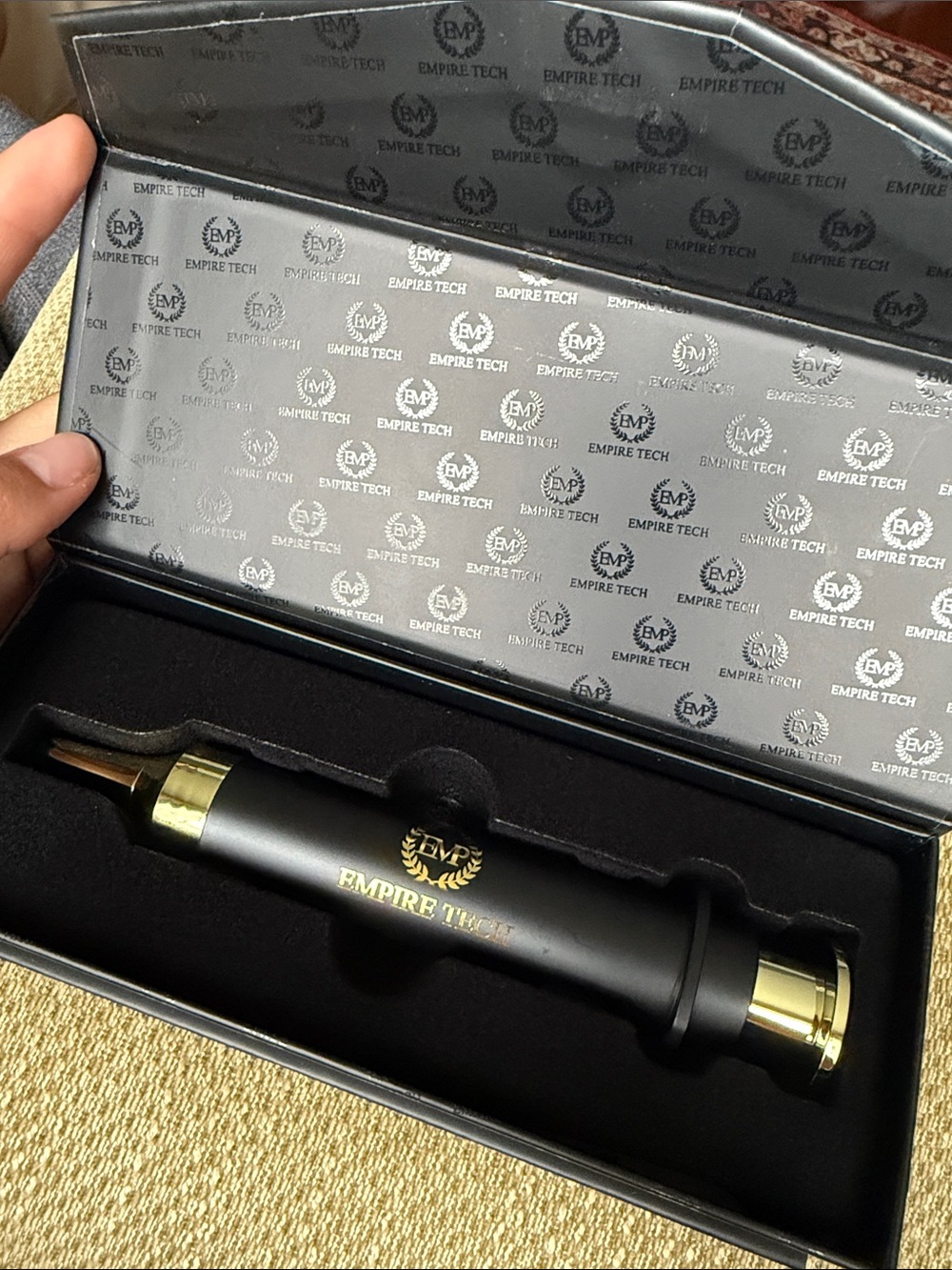 Gold & Black Eye Cream Applicator - Women Skincare